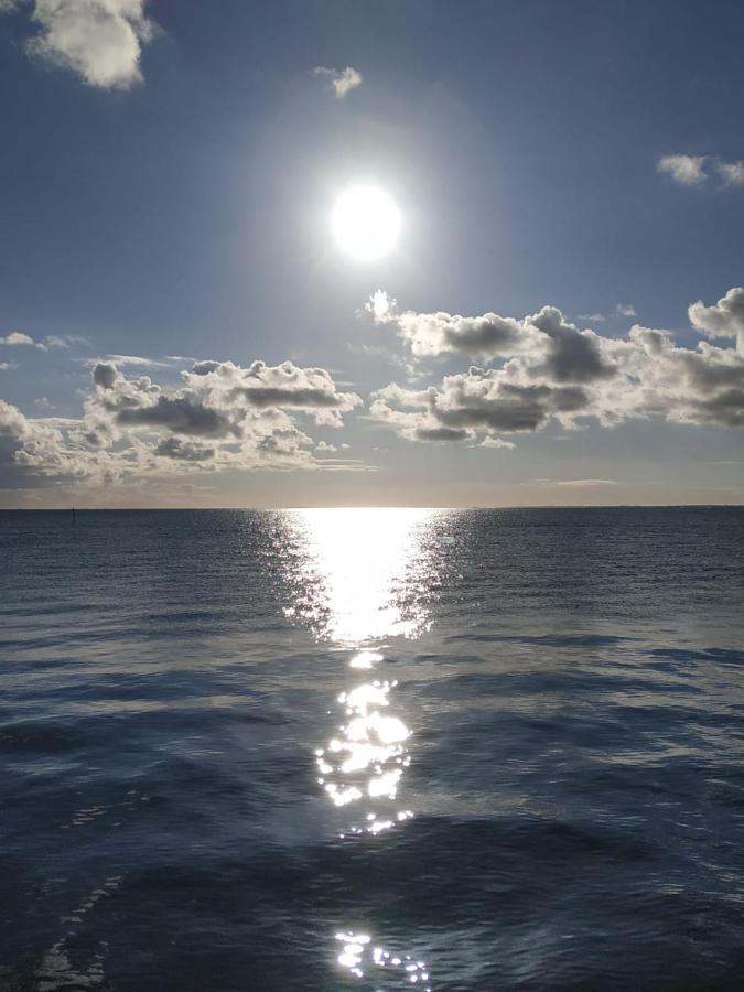 Appartamento Le Tricorne Saint-Vaast-la-Hougue Esterno foto