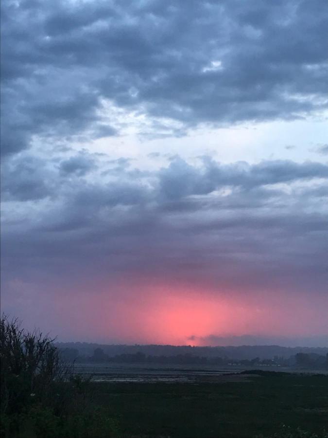 Appartamento Le Tricorne Saint-Vaast-la-Hougue Esterno foto